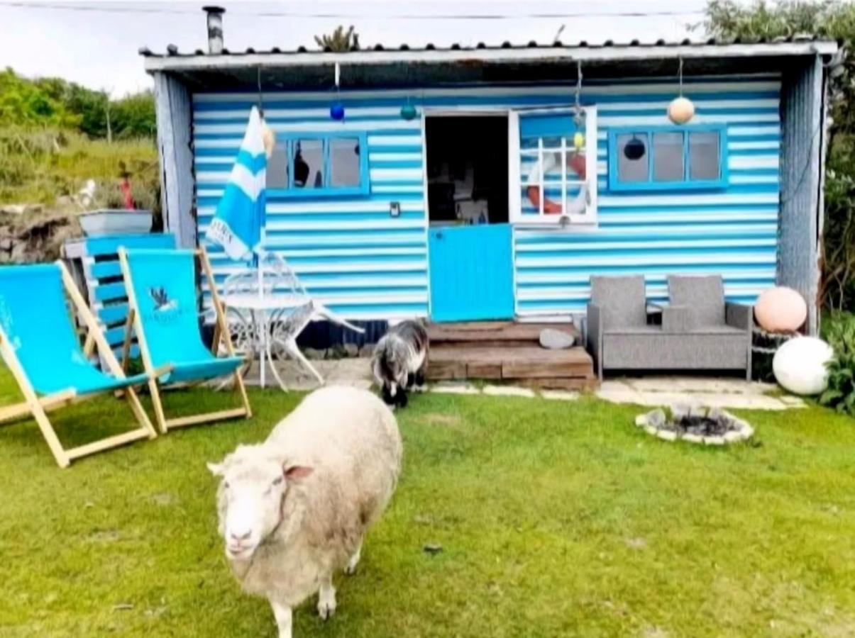 Treguth Glamping Unique Experience - Themed Huts Hotel Saint Day Bagian luar foto