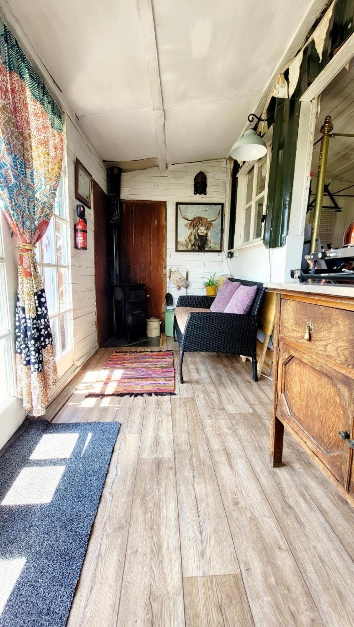 Treguth Glamping Unique Experience - Themed Huts Hotel Saint Day Bagian luar foto
