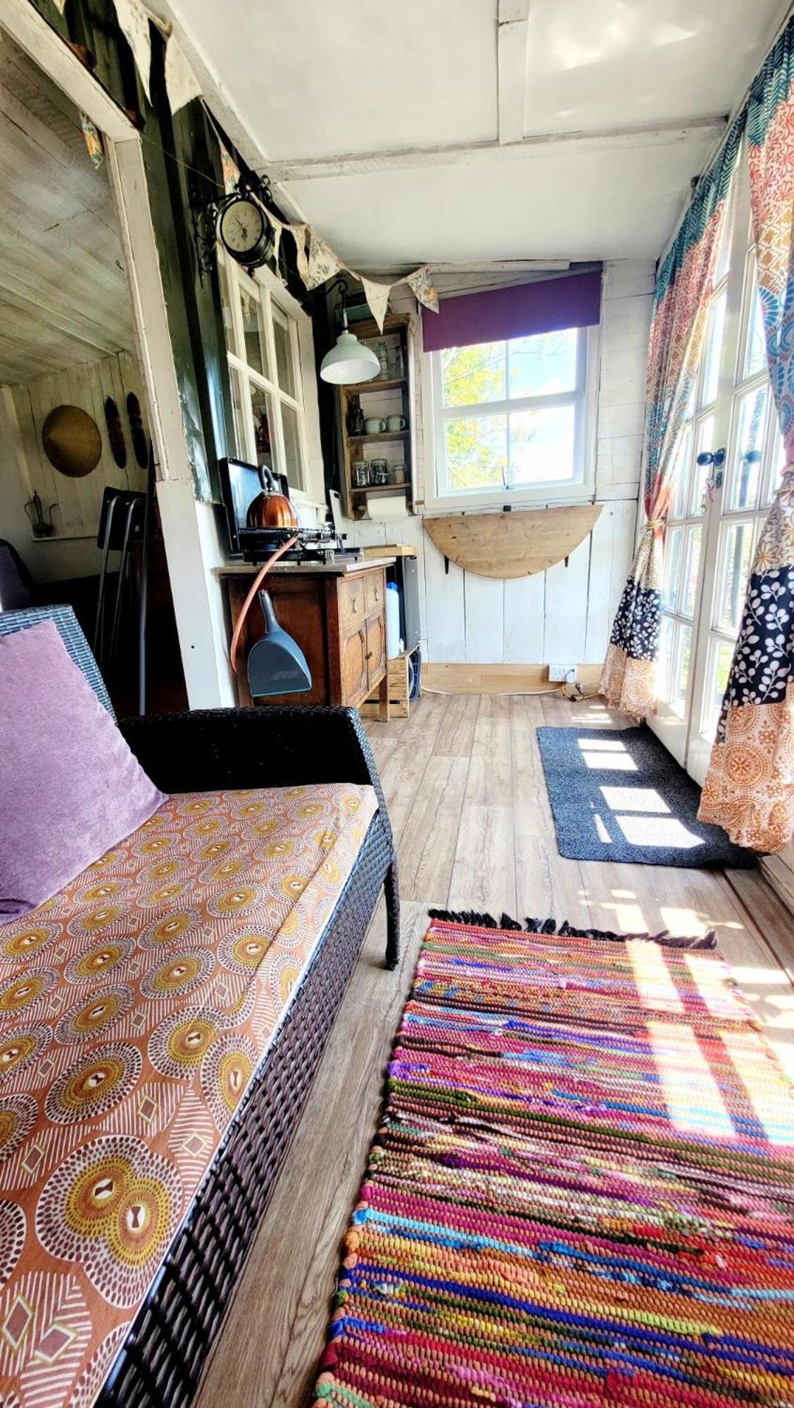 Treguth Glamping Unique Experience - Themed Huts Hotel Saint Day Bagian luar foto