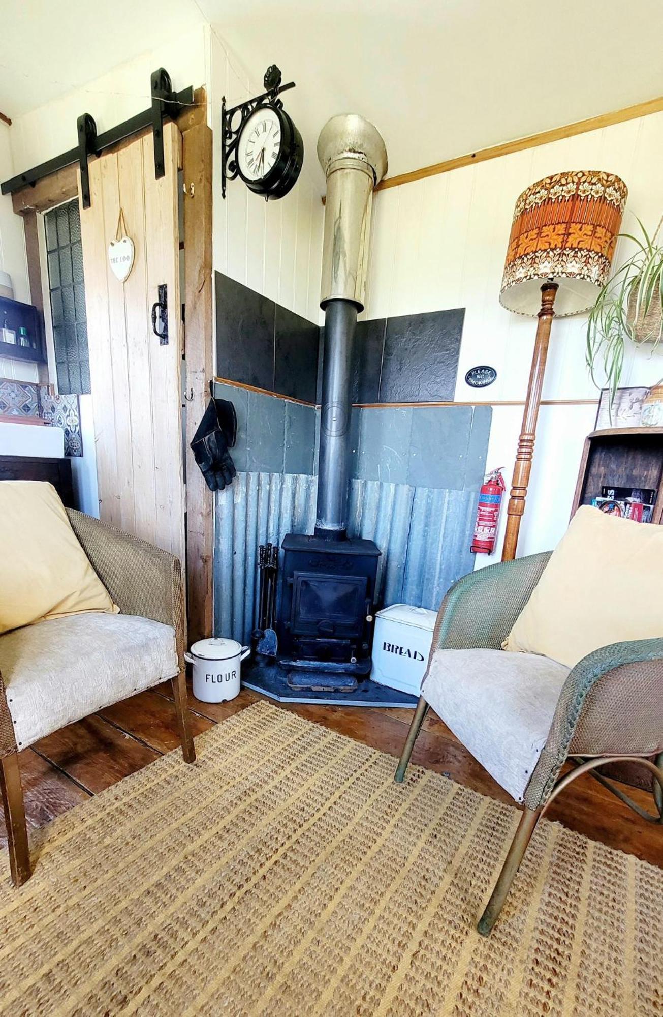 Treguth Glamping Unique Experience - Themed Huts Hotel Saint Day Bagian luar foto